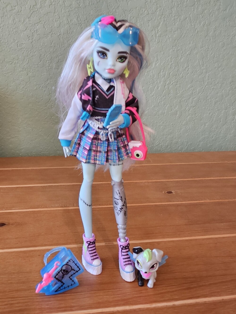 Monster High Core Frankie Stein Fashion Doll